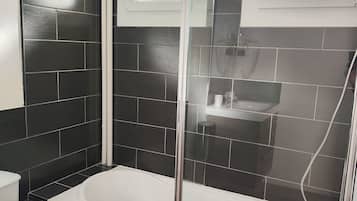 Family Triple Room | Free toiletries, hair dryer, towels