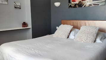 Habitación doble | Tabla de planchar con plancha, cunas gratuitas y wifi gratis