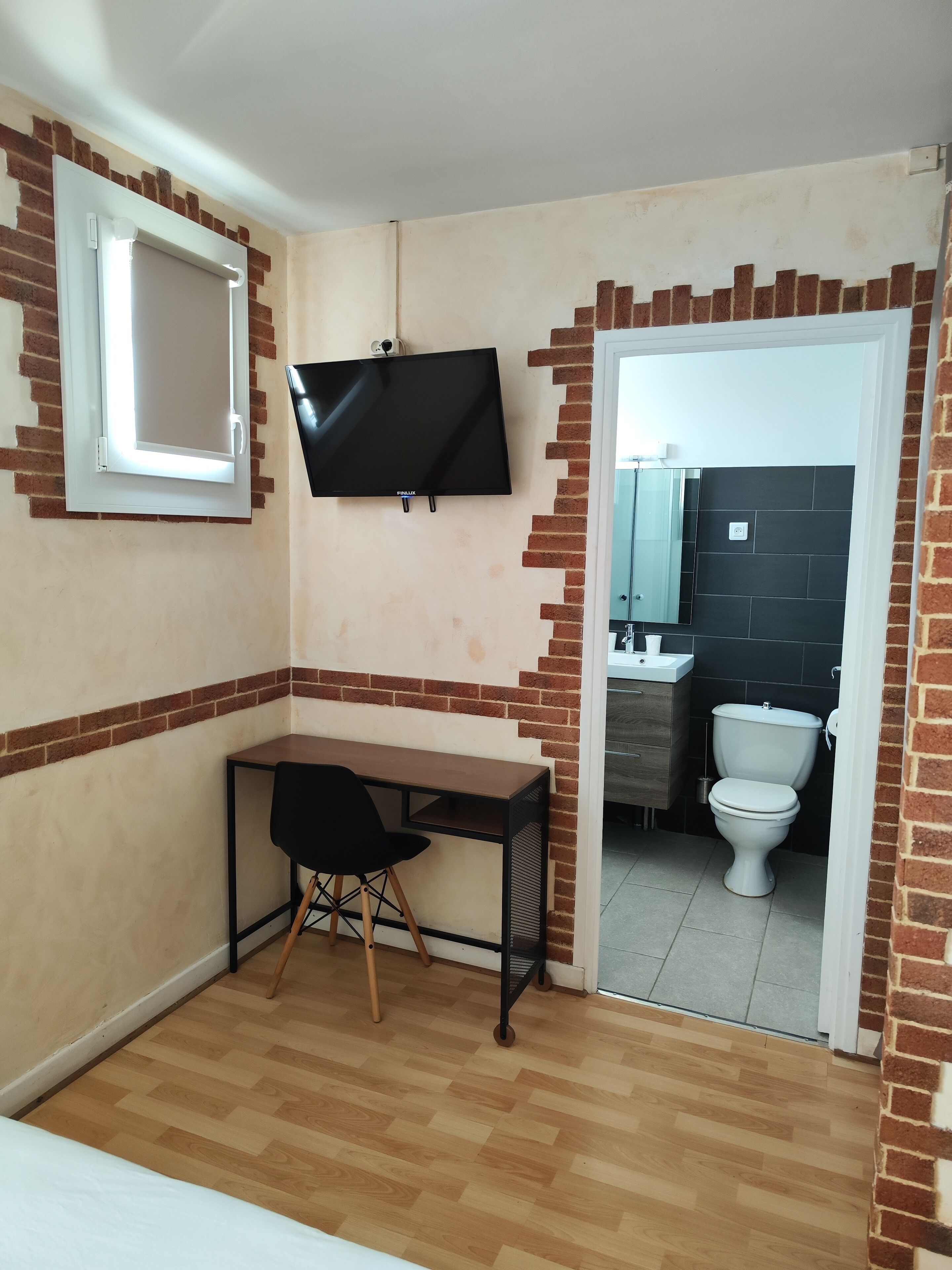 double room | bathroom | free toiletries, hair dryer, towels