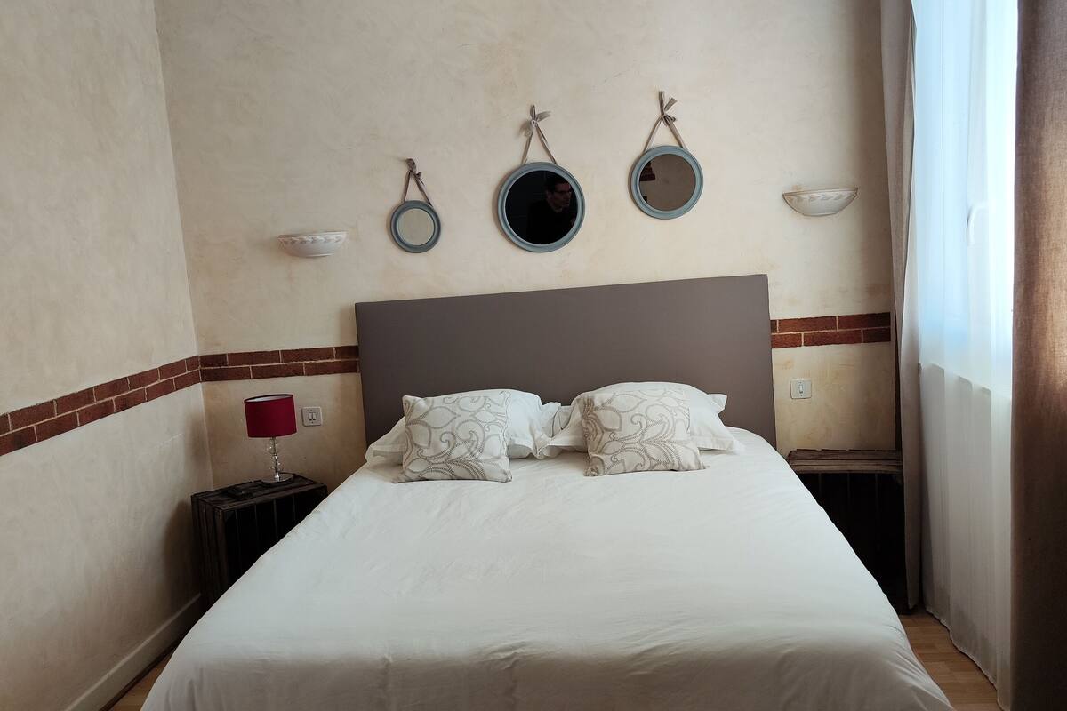double room | 1 bedroom, iron/ironing board, free cots/infant beds, free wifi