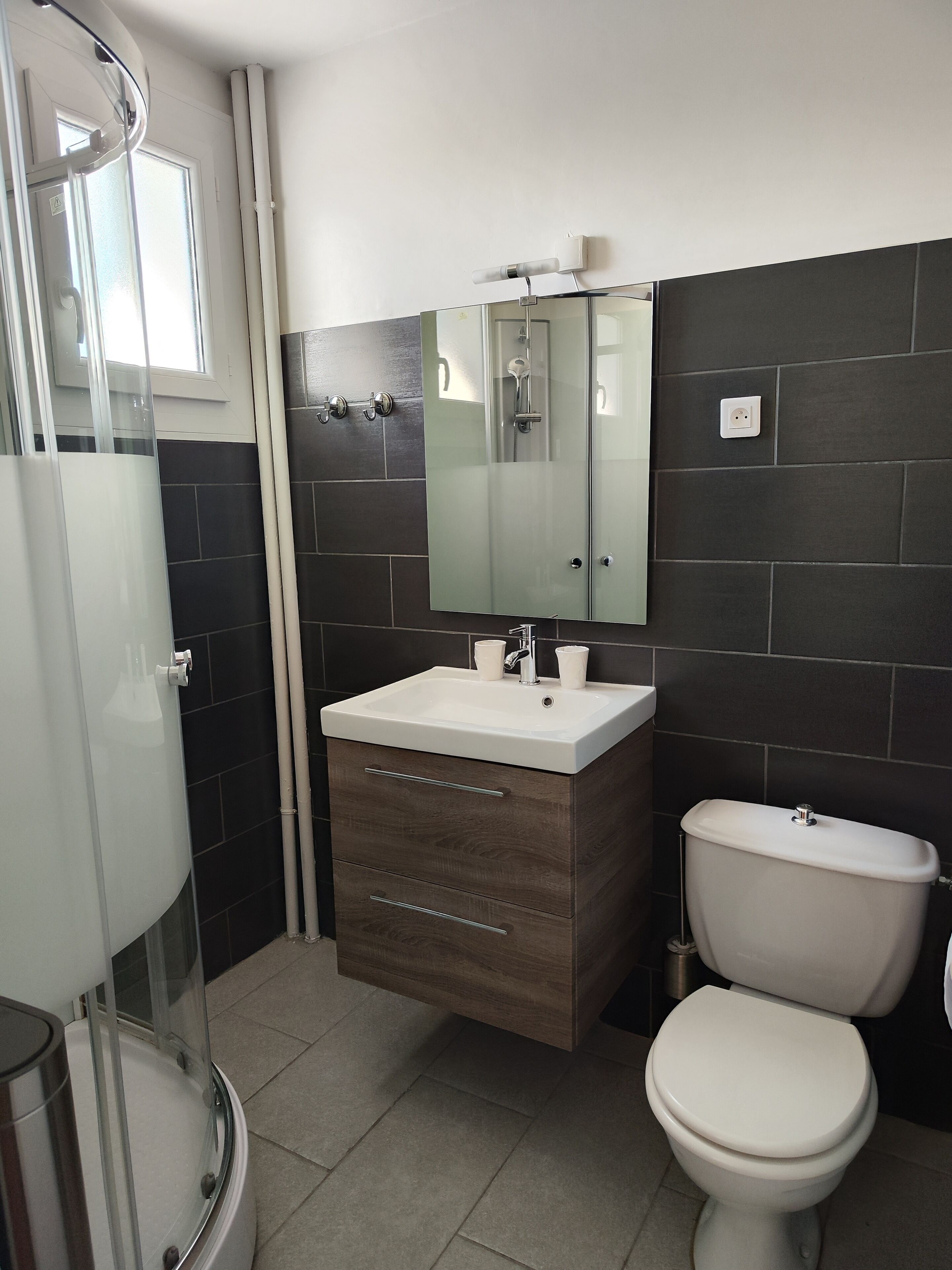 double room | bathroom | free toiletries, hair dryer, towels