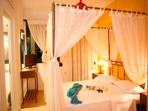 1 kamar tidur, setrika/meja setrika, dan seprai linen