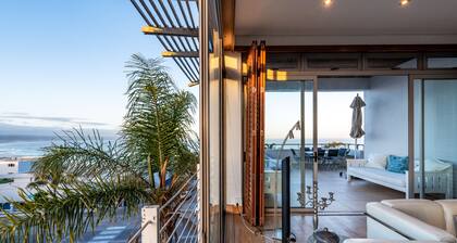 PENTHOUSE 230m2 ON THE SEA