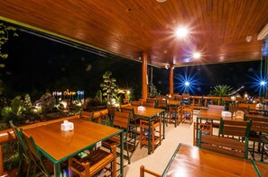 Frühstück, Mittagessen, Abendessen, thailändische Küche 