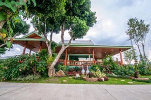 Reception - Monchomdoi (Chiang Dao)