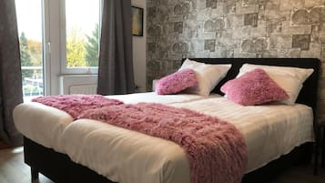 Desk, free WiFi, bed sheets
