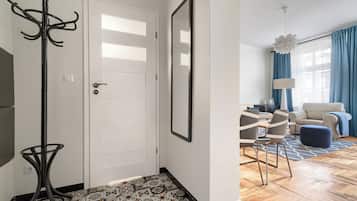 Leilighet – superior, 1 queensize-seng med sovesofa, ikke-røyk | 1 soverom, individuelt dekorert, individuelt innredet og skrivebord