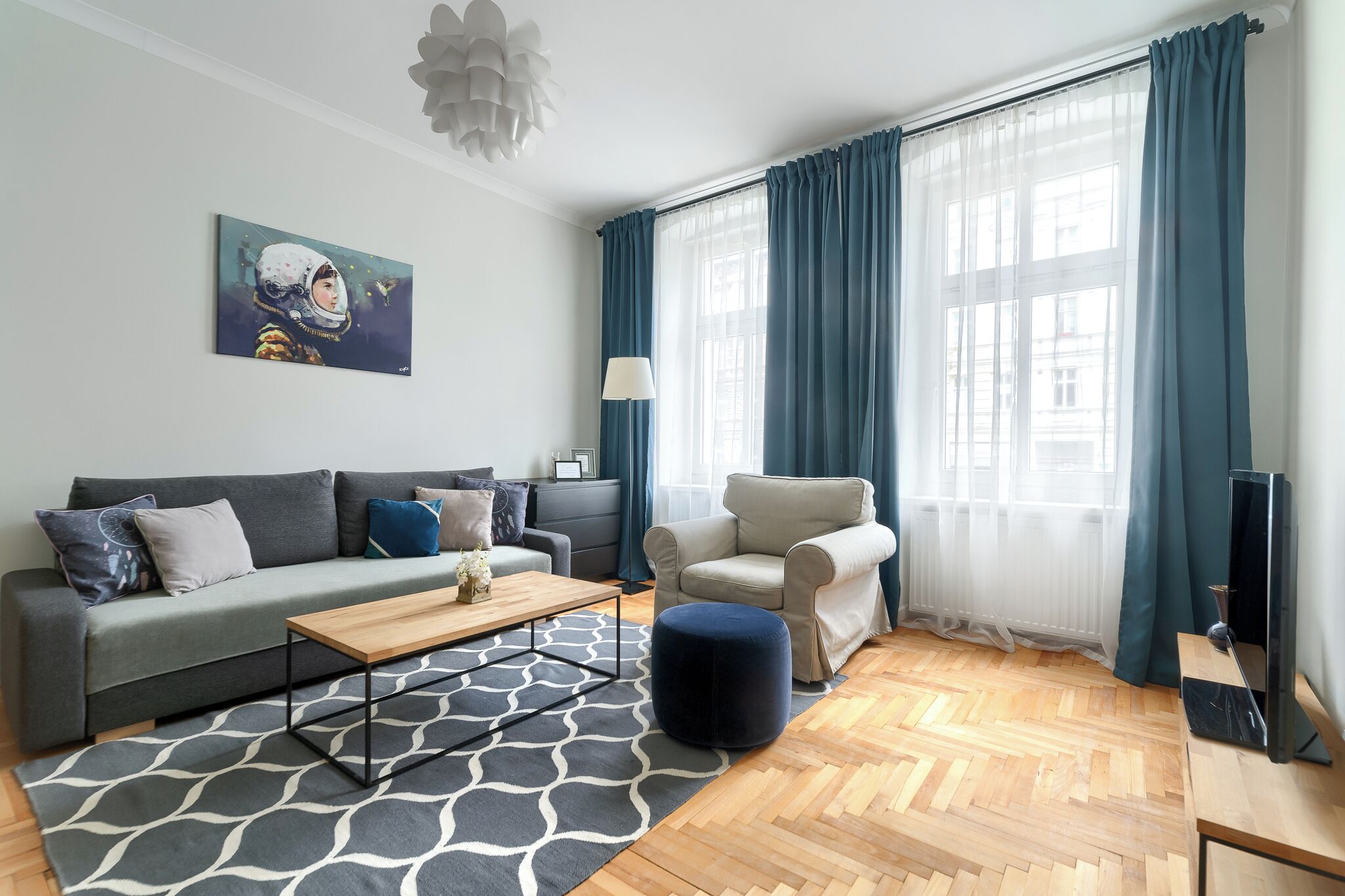 Departamento superior, 1 cama Queen size y sofá cama, para no fumadores | 1 habitación, decoración personalizada, muebles diferentes y escritorio 