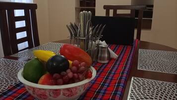 Twin Room | In-room dining