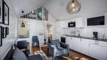 Family Cabin | 1 bedroom, soundproofing, free WiFi
