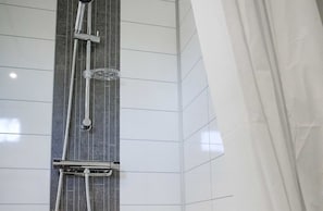 Family Cabin | Bathroom shower - First Camp City Stockholm (Skarpnack)