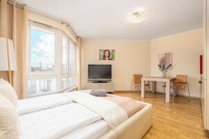 Apartamento, varias camas, accesible para personas con discapacidad, no fumadores | 1 dormitorio, sábanas de algodón egipcio, ropa de cama de alta calidad