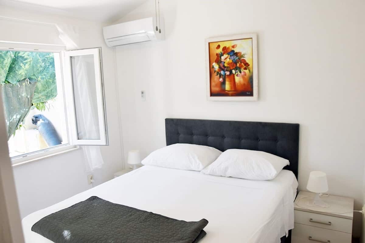 Wifi gratis y ropa de cama