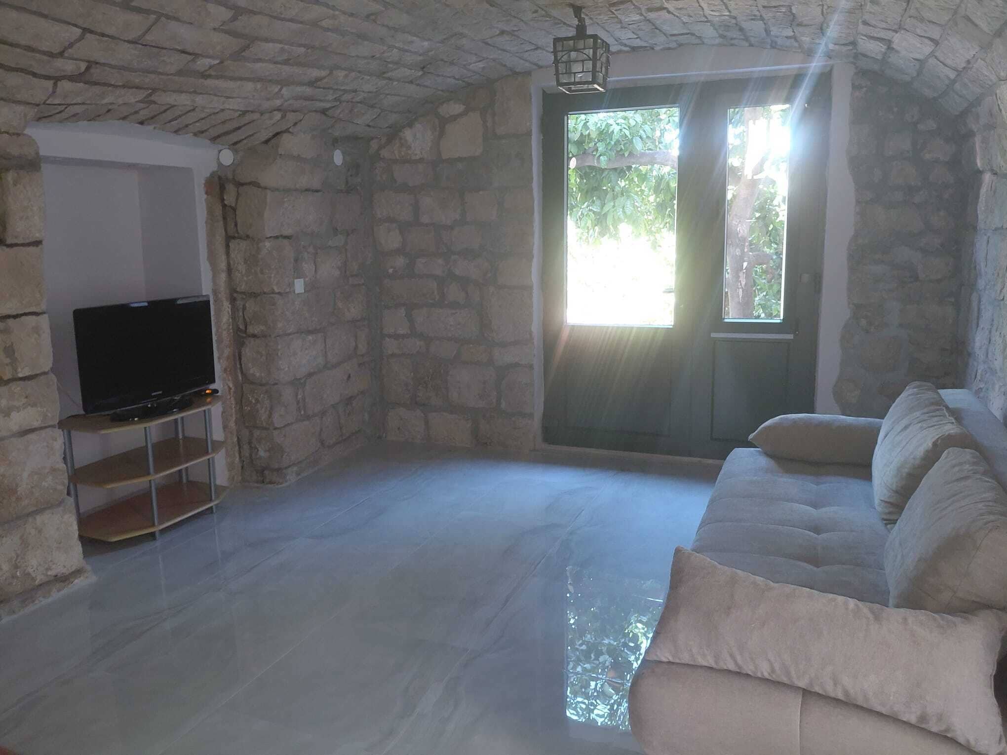 Apartamento (Apartments Dubrovnik Airport - Two Be) | Área de estar | TV de tela plana