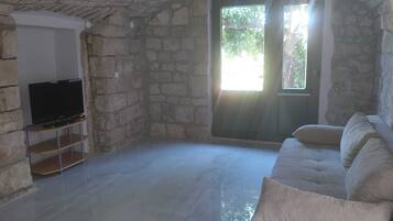 Apartamento (Apartments Dubrovnik Airport - Two Be) | Área de estar | TV de tela plana