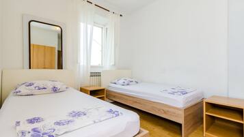 Apartment (Apartments Dubrovnik Airport - Two Be) | 5 bedrooms, laptop workspace, WiFi, bed sheets