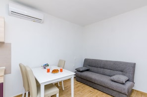 Studio (Apartments Dubrovnik Airport - Studio) | Dining room - Apartments Dubrovnik Airport (Konavle)