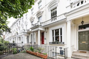 Property entrance - The Hummingbird Apartment (London)