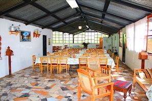 Colazione a pagamento, servita tutte le mattine