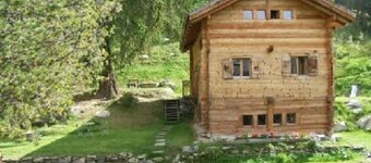 Magnificent large chalet on the slopes more information <br>La gouille Ă l'ours