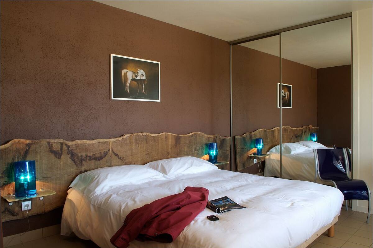 Room, 1 Double Bed, Accessible, Non Smoking | Room amenity