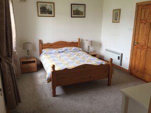 3 bedrooms, free WiFi, bed sheets - Quaint little cottage in the heart of Liscannor (Liscannor)