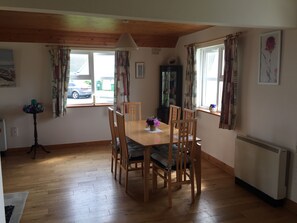 Dining - Quaint little cottage in the heart of Liscannor (Liscannor)
