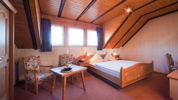 Chambre Double | Bureau, Wi-Fi gratuit, draps fournis