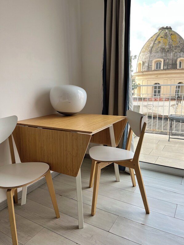 Dining - Naples from a terrace - 6 (Napoli)