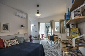 2 bedrooms, in-room safe, travel cot, free WiFi
