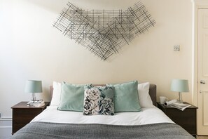 Clanricarde | Individually decorated, individually furnished, free WiFi, bed sheets - 2 Bedroom Apartment in Nottinghill (London)