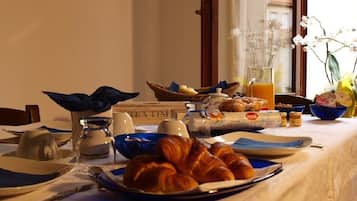 Free daily continental breakfast