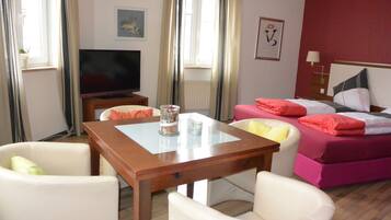 Apartment | Blackout curtains, soundproofing, free WiFi, bed sheets