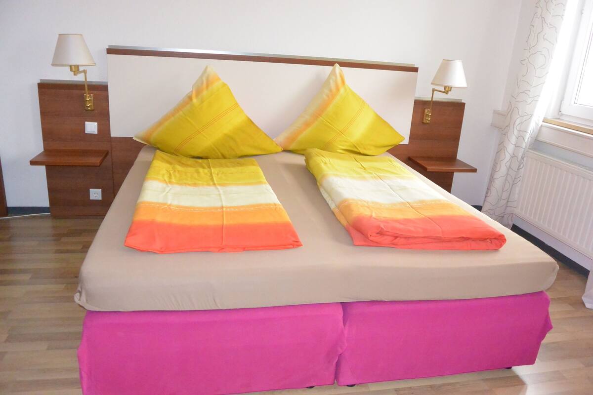 Apartment, 2 Bedrooms | Blackout drapes, soundproofing, WiFi (free), bed sheets