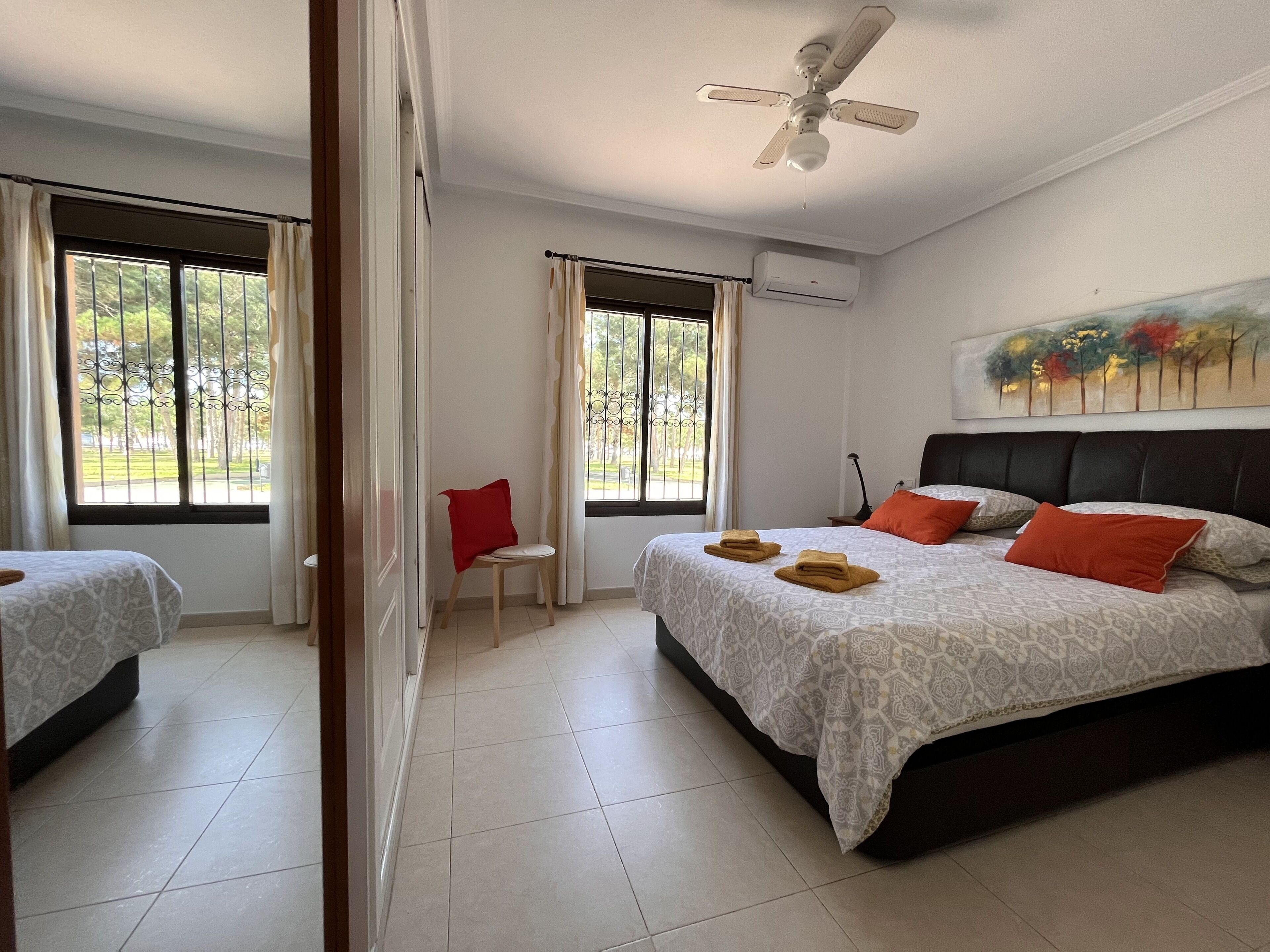 2 chambres, bureau, fer et planche à repasser, Wi-Fi gratuit