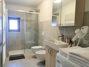Shower, hair dryer, bidet, towels - Cesa da Riz - Pelmo (Colle Santa Lucia)