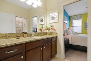 Deep-soaking bathtub, hair dryer, towels