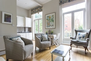 Dawson | Living room