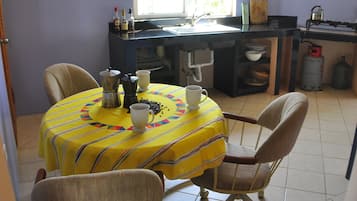 Daily cooked-to-order breakfast for a fee