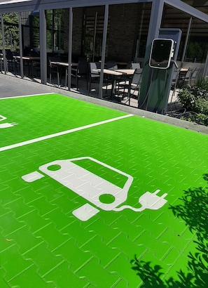 Self parking (EUR 6 per day)