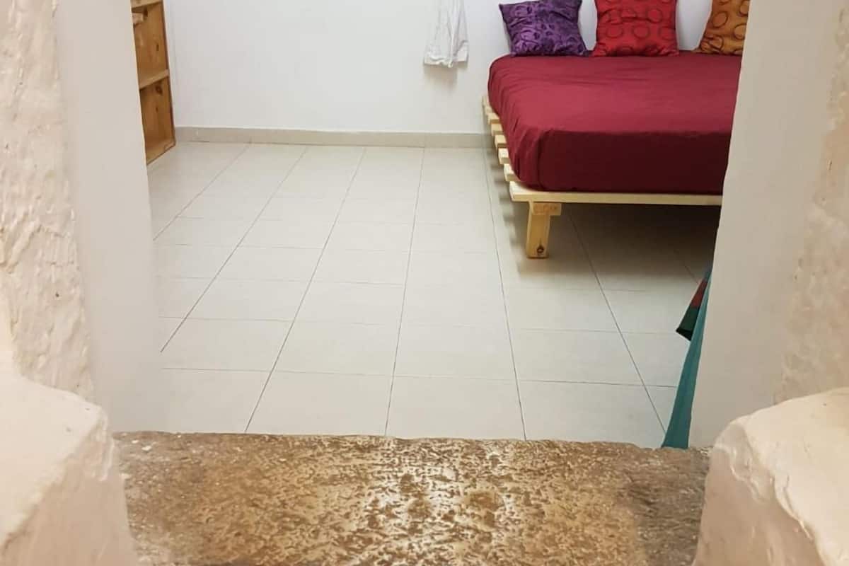 Apartment | Desk, soundproofing, iron/ironing board, WiFi (free)