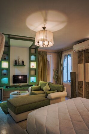 Suite (Double) | Desk, blackout drapes, iron/ironing board, free WiFi
