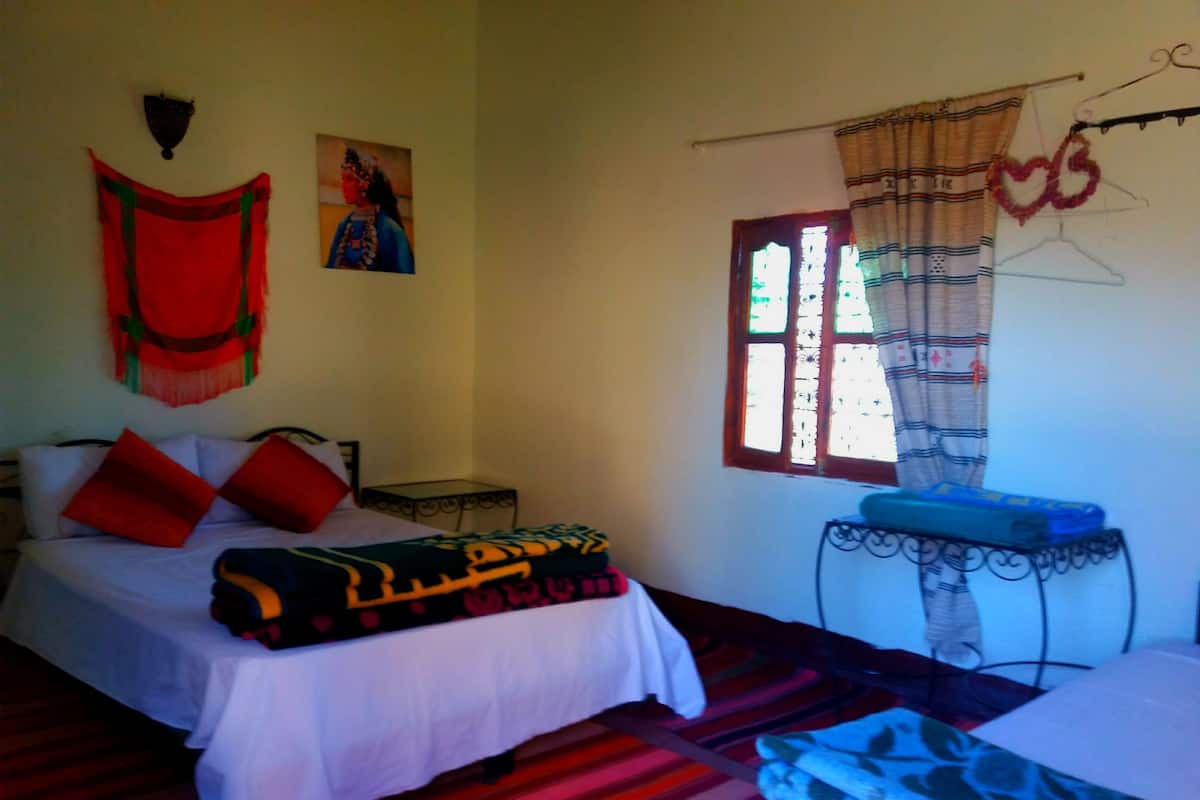 Free cots/infant beds, free WiFi, bed sheets