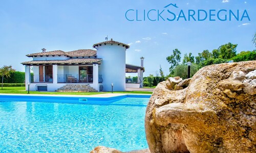 Alghero Independent villa for 10 people with private pool near the beach