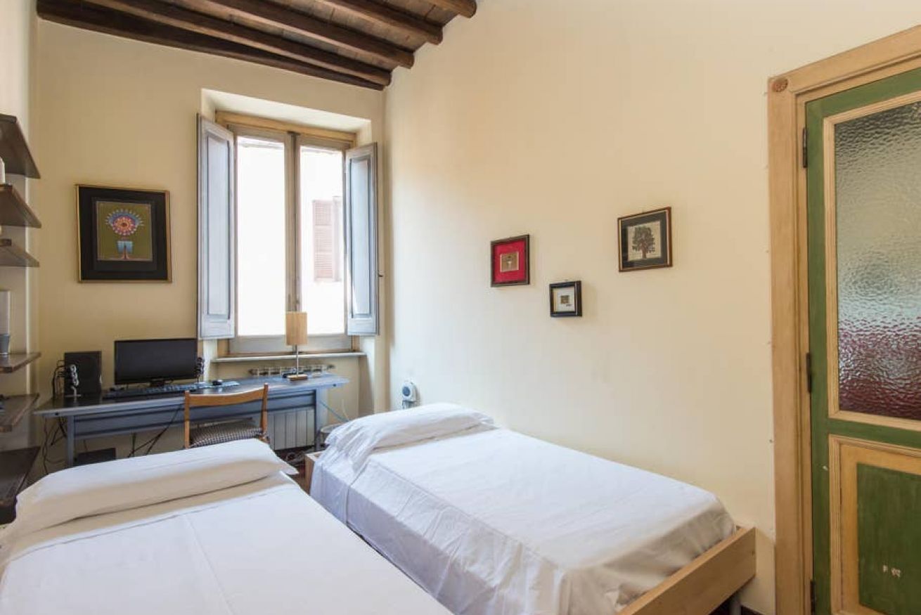 2 bedrooms, internet, bed sheets