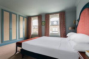 4 slaapkamers, een strijkplank/strijkijzer, gratis wifi, beddengoed