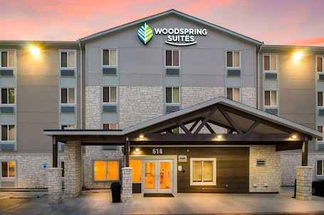 Fachada. WoodSpring Suites Lake Jackson