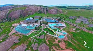 2 piscinas al aire libre
