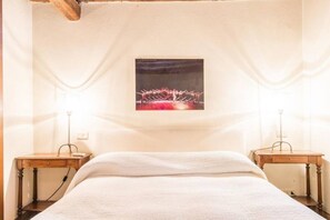 1 chambre, bureau, Wi-Fi gratuit, draps fournis