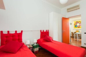1 chambre, fer et planche à repasser, accès Internet, draps fournis